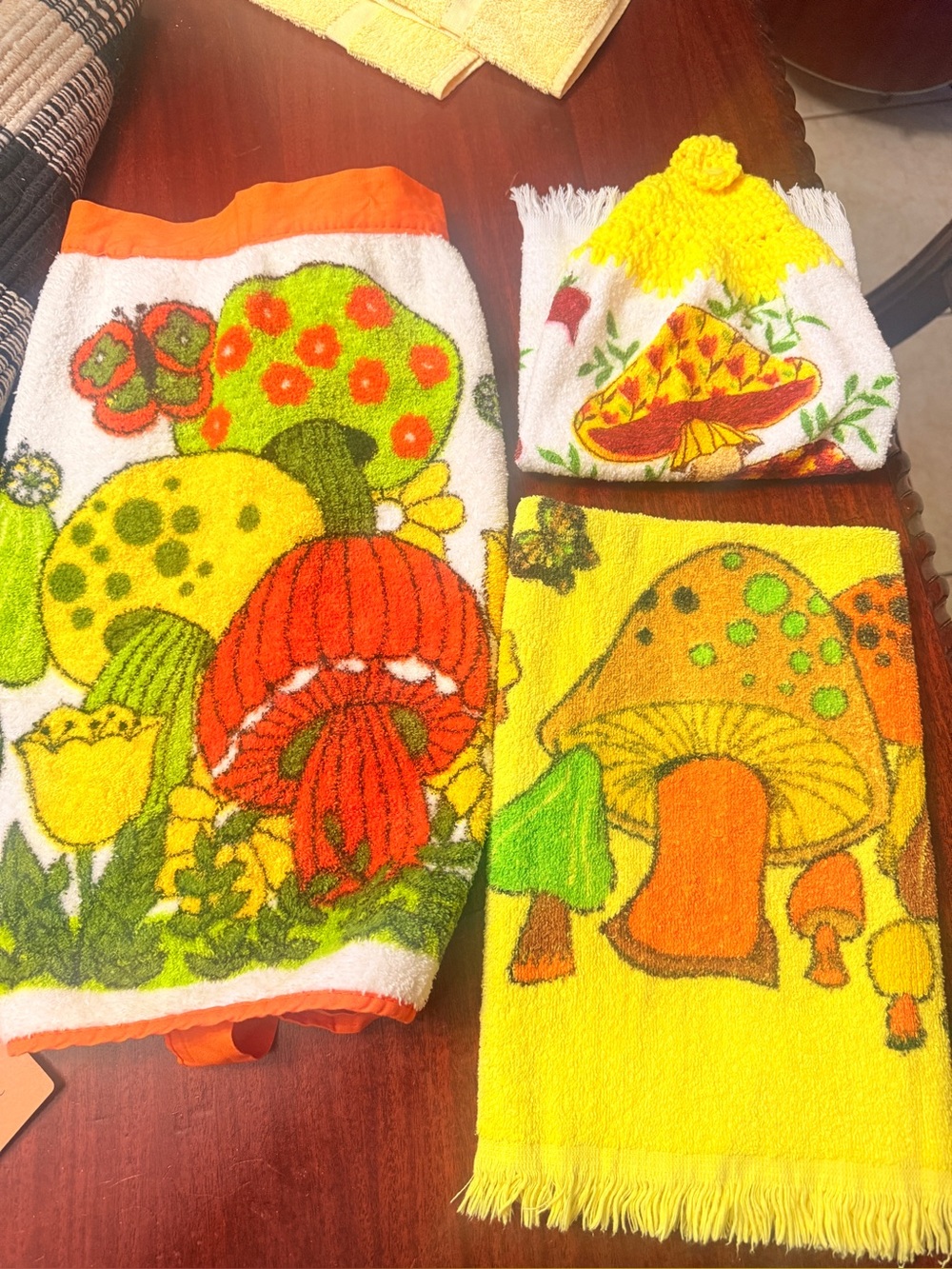 3pc SET VTG 1970s Mushroom Towel Apron Kitchen Towel Yellow Crochet Top Towel